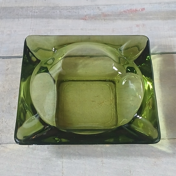 Vintage Green Glass Ashtray Square Mid-Century Modern - Picture 4 of 12